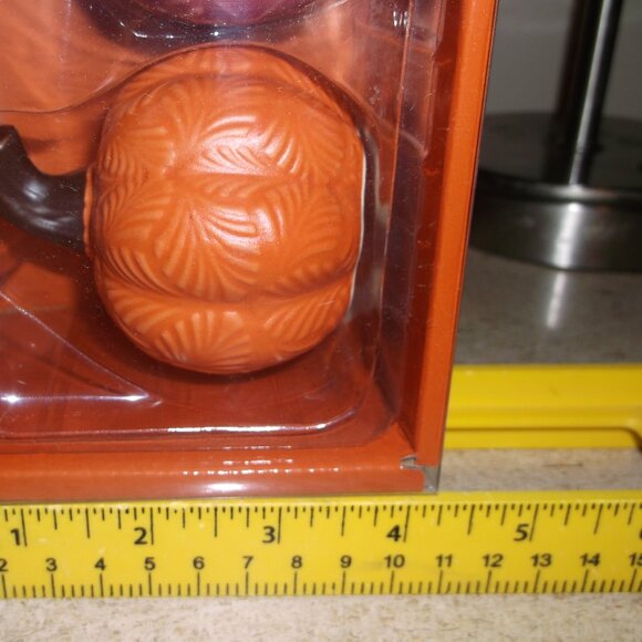 NWT Fall Pumpkin Salt & Pepper Shakers, 2 Bx Bundle, 4 Total, NWT Kitchen Towel - Picture 5 of 11